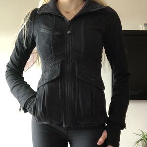 Lululemon Athletica jacket size 4 black